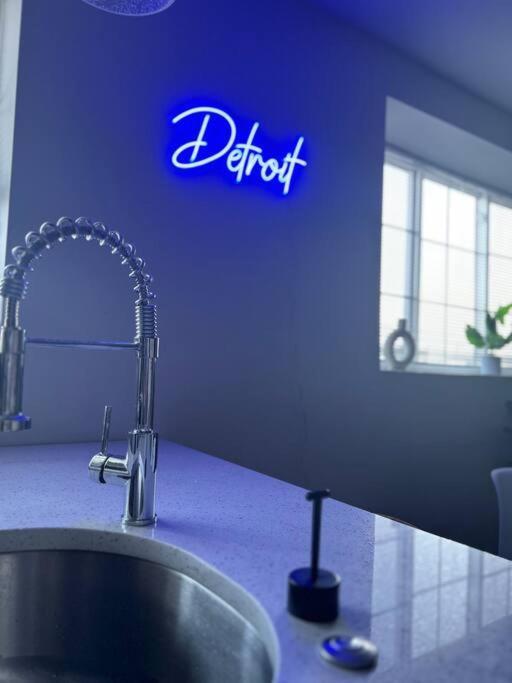 Modern Loft!/Free Parking/Long Stay Friendly! Детройт Экстерьер фото
